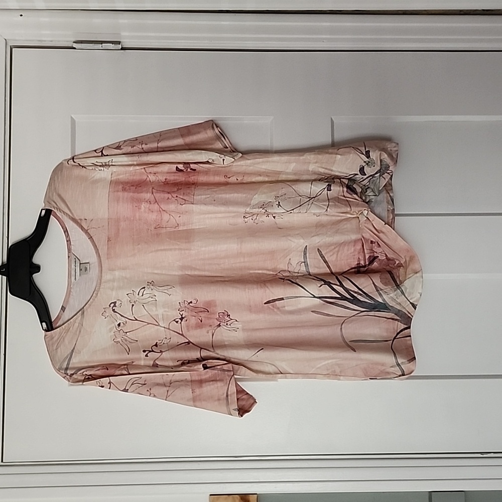 NWT. Christopher & Banks. Pink/cream print short sleeve Top. XL